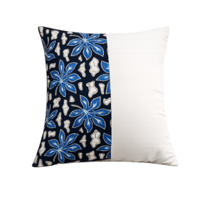 Accent cushion blue batik half